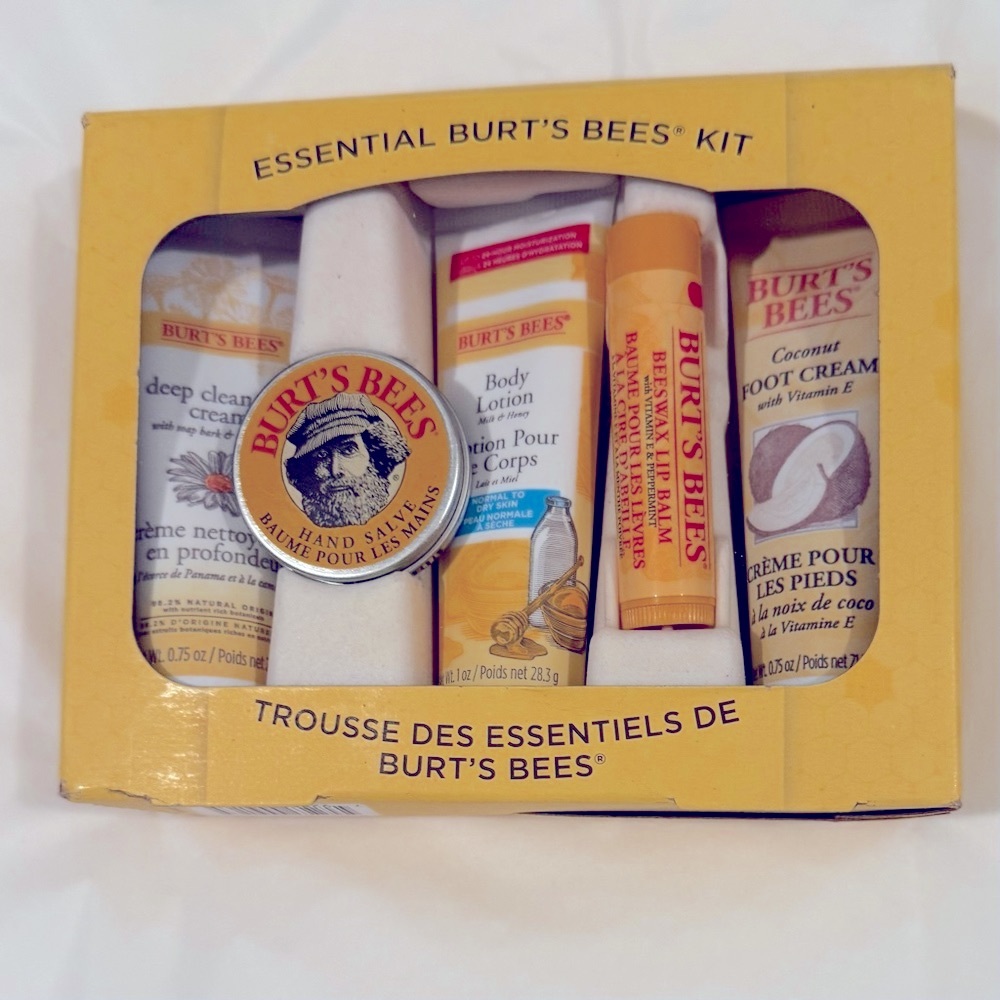 Burt's Bees Essential Kit